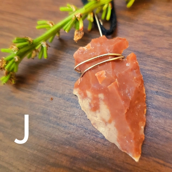 🌿 Natural Stone Arrowhead Necklace 🌿 - Picture 11 of 16
